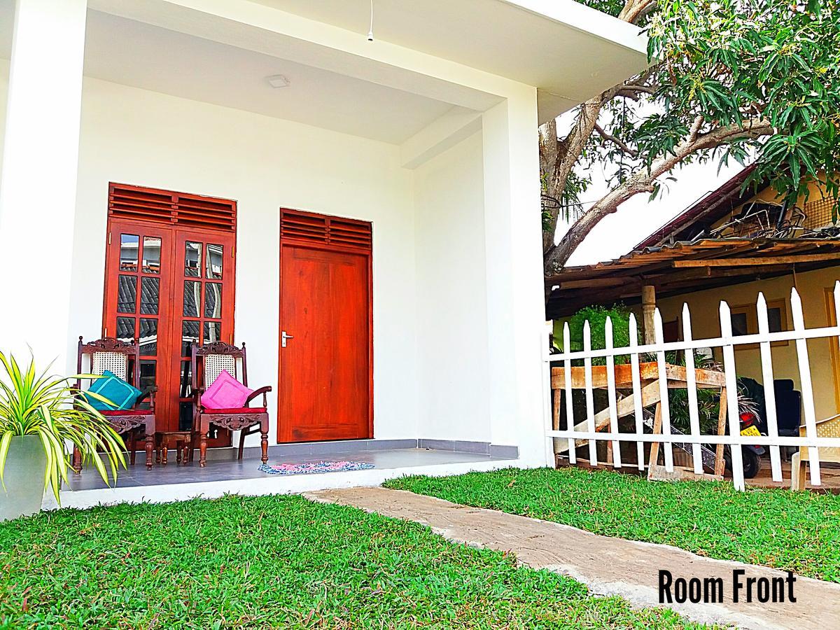 A&B Resort Negombo Kudapaduwa Exteriör bild