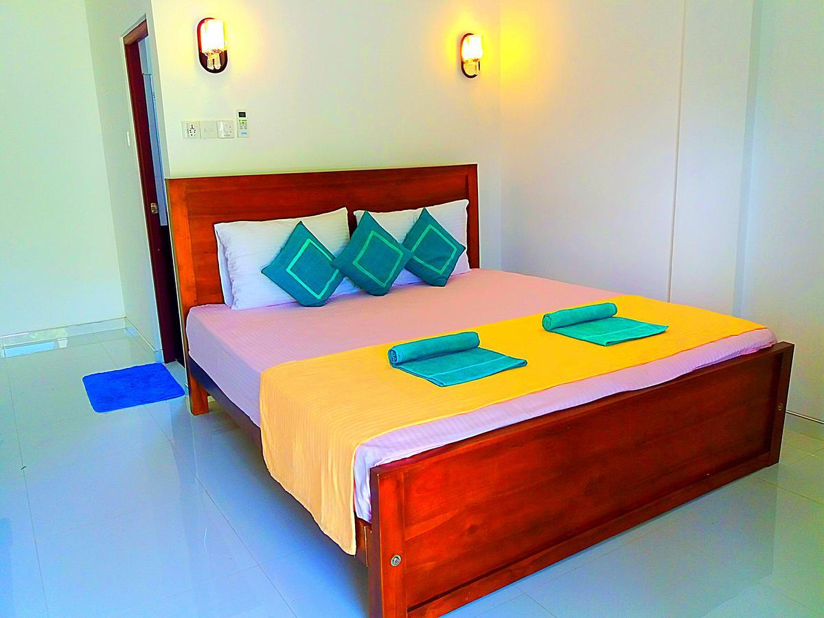 A&B Resort Negombo Kudapaduwa Exteriör bild