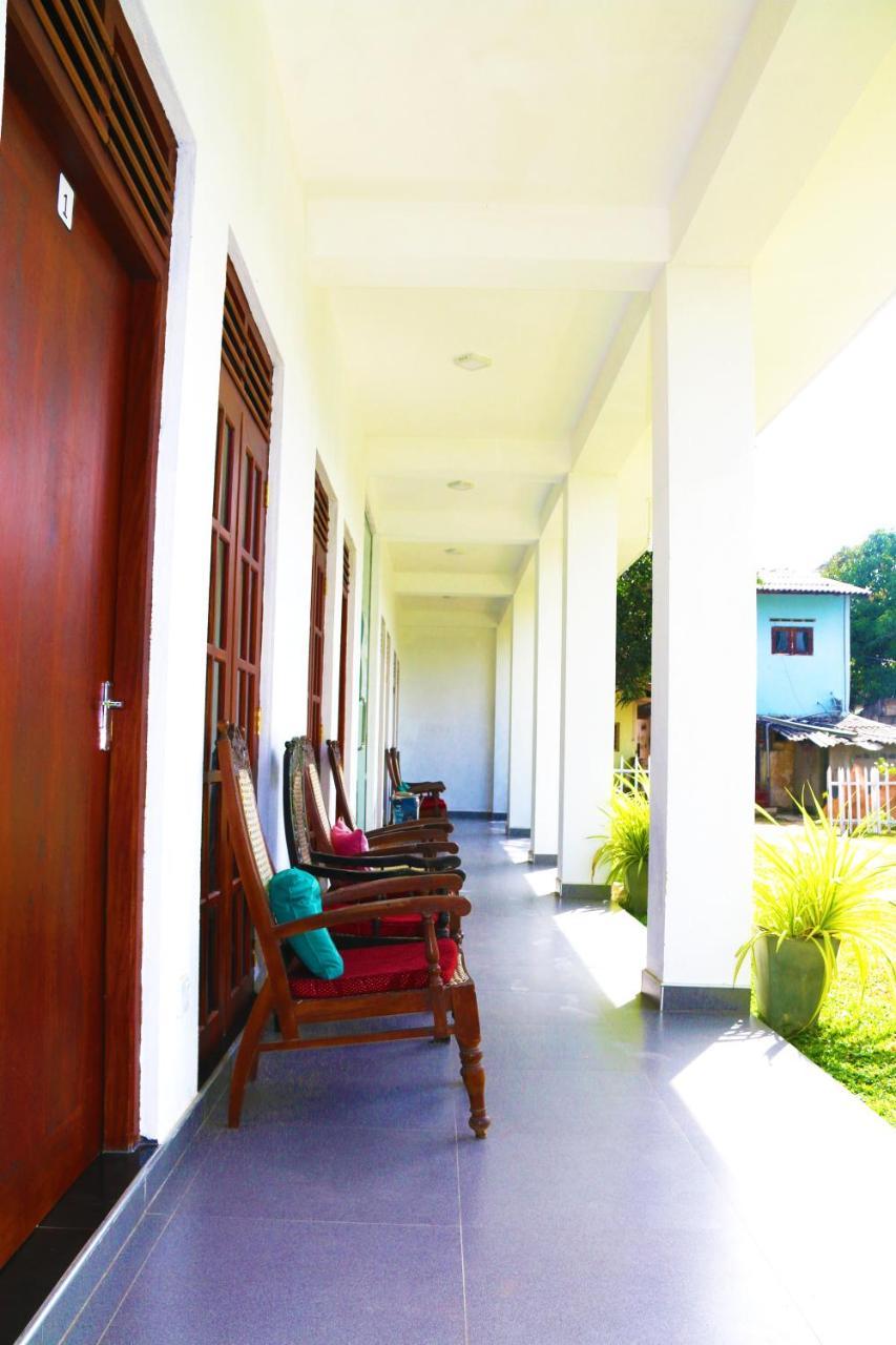 A&B Resort Negombo Kudapaduwa Exteriör bild