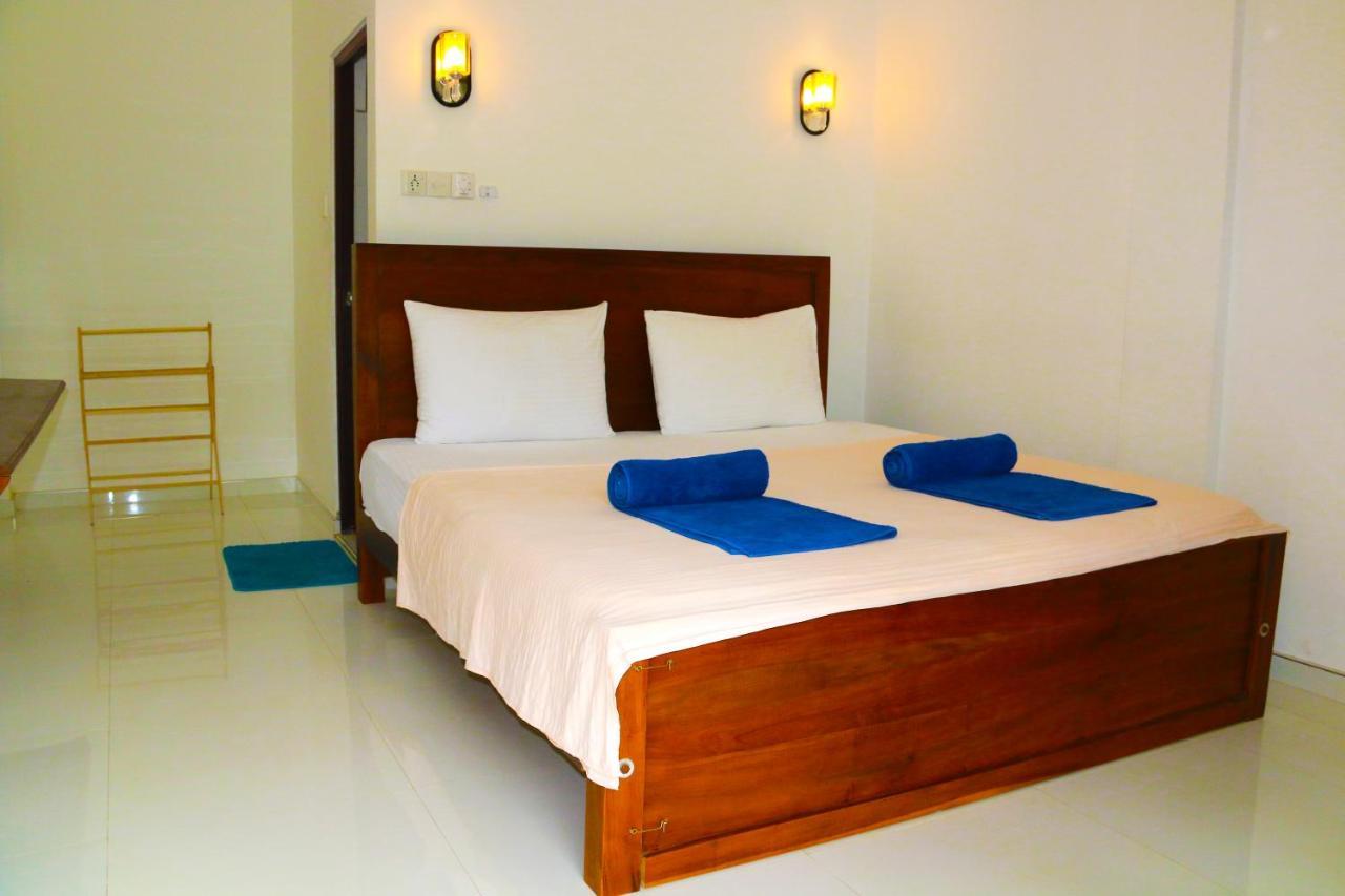 A&B Resort Negombo Kudapaduwa Exteriör bild