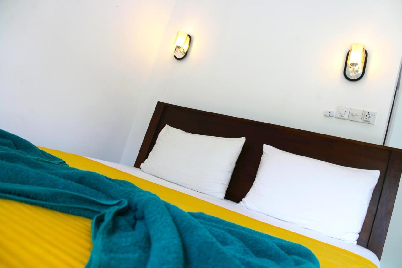 A&B Resort Negombo Kudapaduwa Exteriör bild