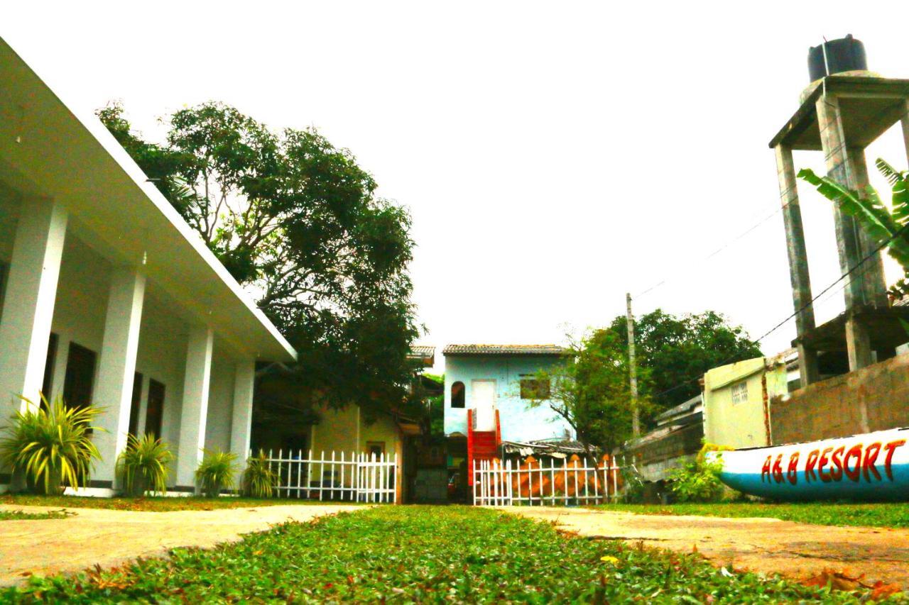 A&B Resort Negombo Kudapaduwa Exteriör bild