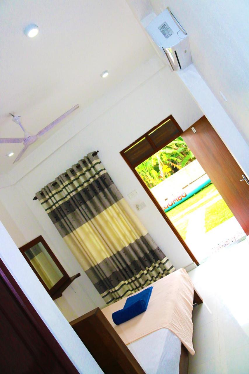 A&B Resort Negombo Kudapaduwa Exteriör bild