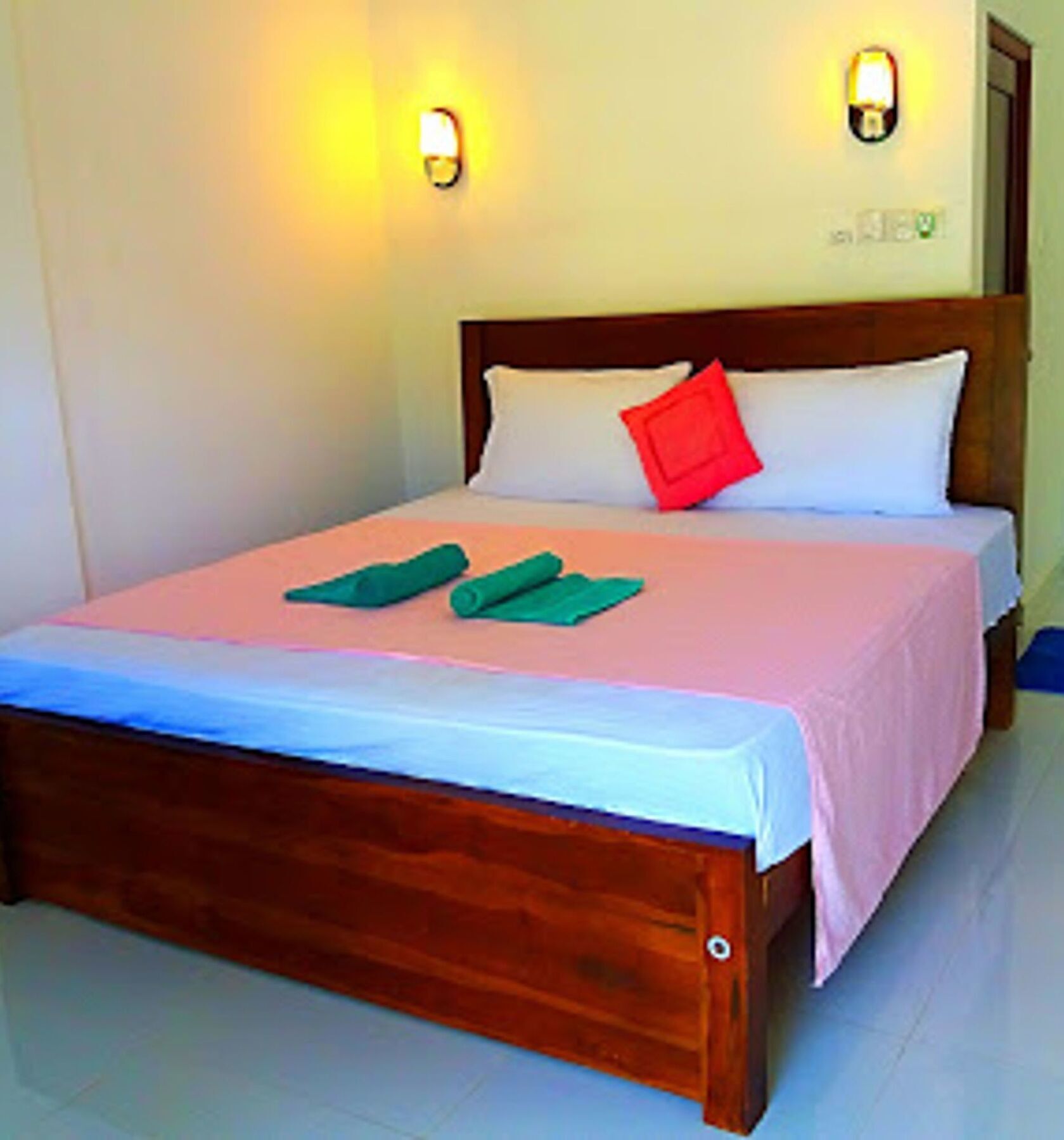A&B Resort Negombo Kudapaduwa Exteriör bild