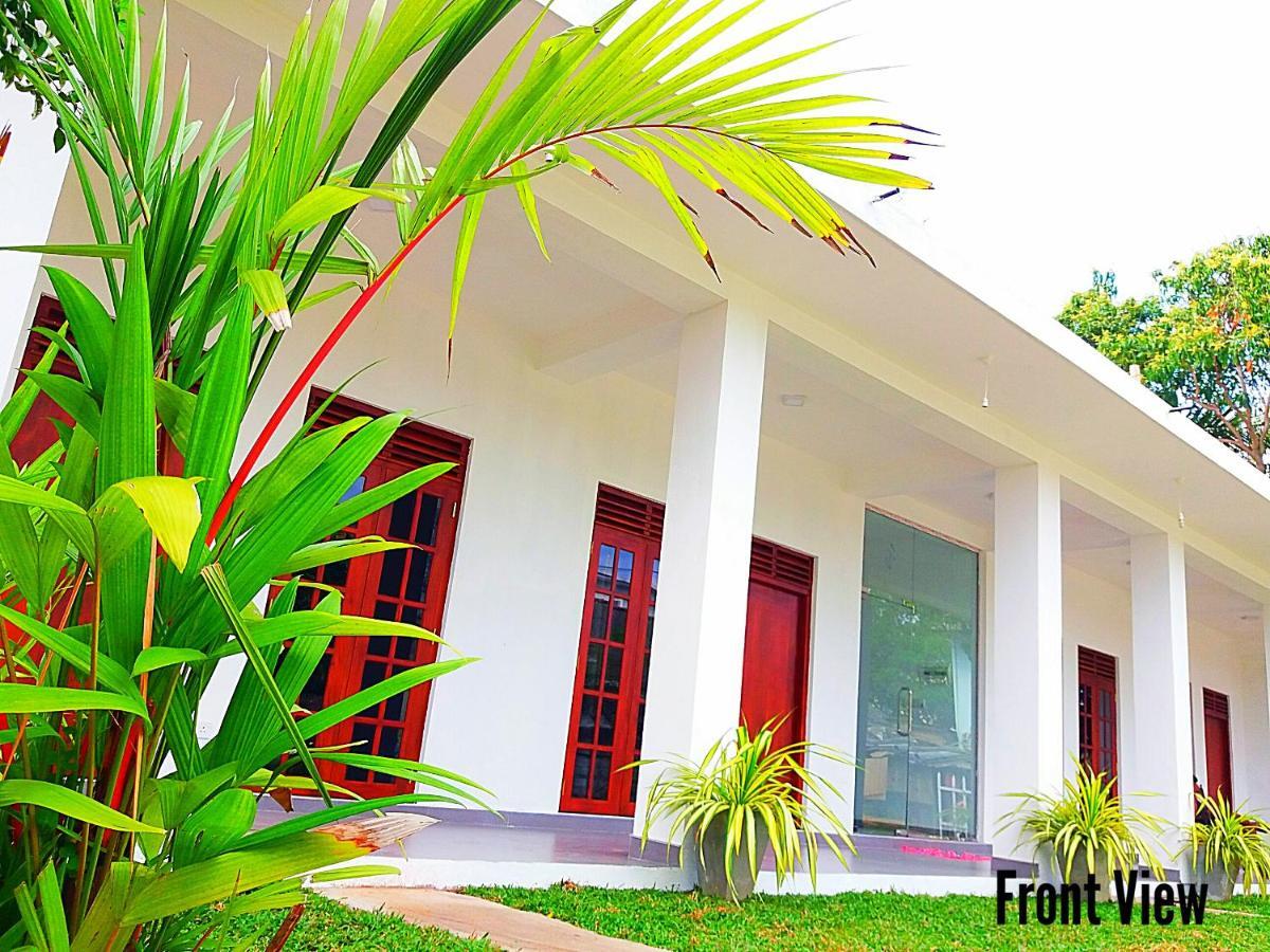 A&B Resort Negombo Kudapaduwa Rum bild
