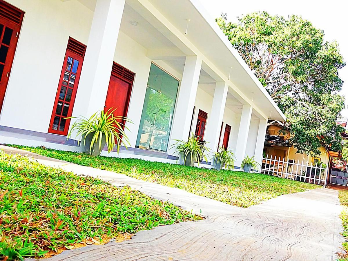 A&B Resort Negombo Kudapaduwa Rum bild